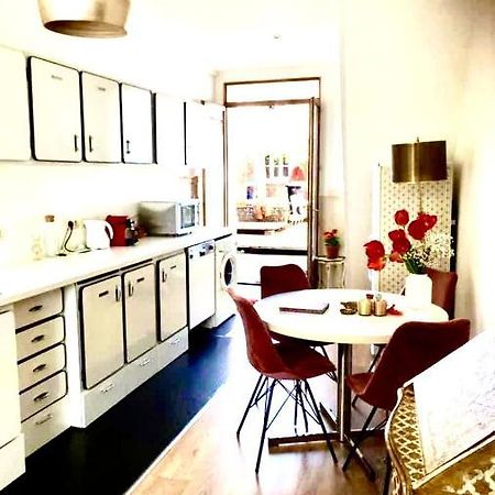 Foodiejive Apartment แอนต์เวิร์ป ภายนอก รูปภาพ